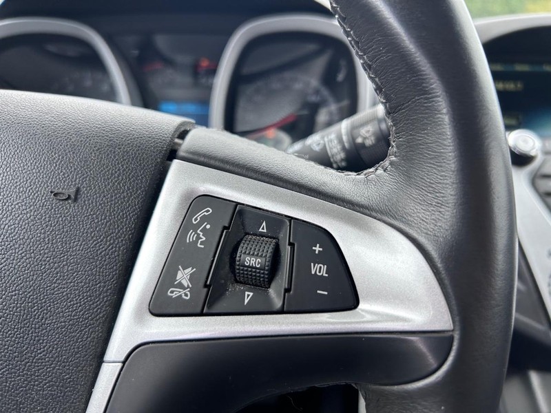 Chevrolet Equinox Vehicle Full-screen Gallery Image 11