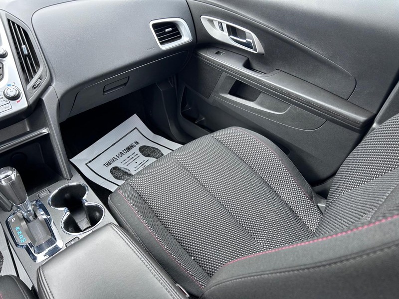 Chevrolet Equinox Vehicle Full-screen Gallery Image 15