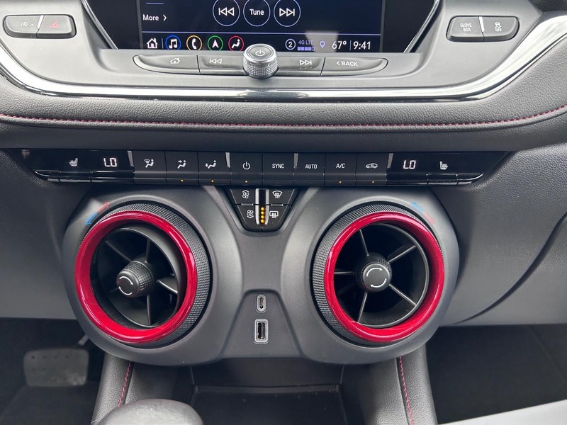 Chevrolet Blazer Vehicle Full-screen Gallery Image 14