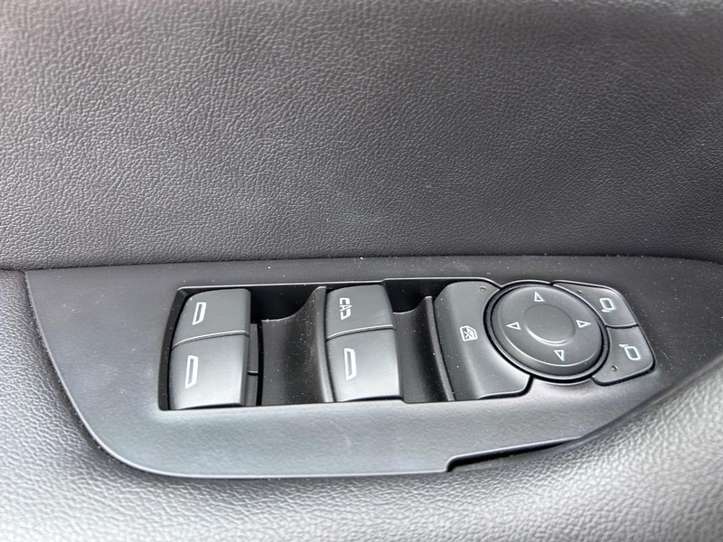 Chevrolet Blazer Vehicle Full-screen Gallery Image 17