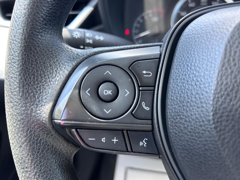 Toyota Corolla Vehicle Full-screen Gallery Image 12