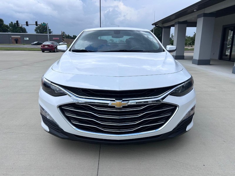 Chevrolet Malibu Vehicle Full-screen Gallery Image 8