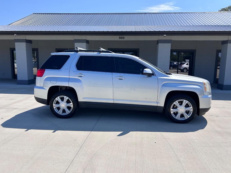 GMC Terrain Vehicle Full-screen Gallery Image 2