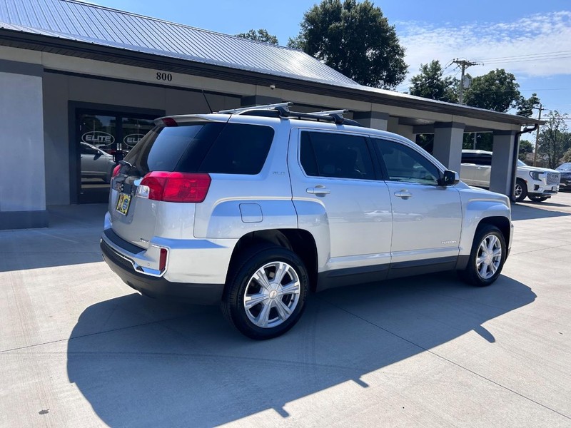 GMC Terrain Vehicle Full-screen Gallery Image 3
