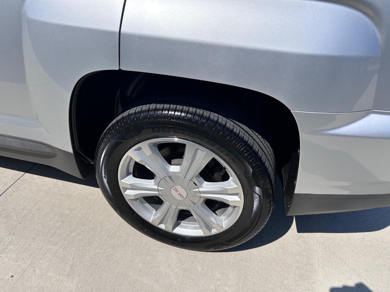 GMC Terrain Vehicle Full-screen Gallery Image 6