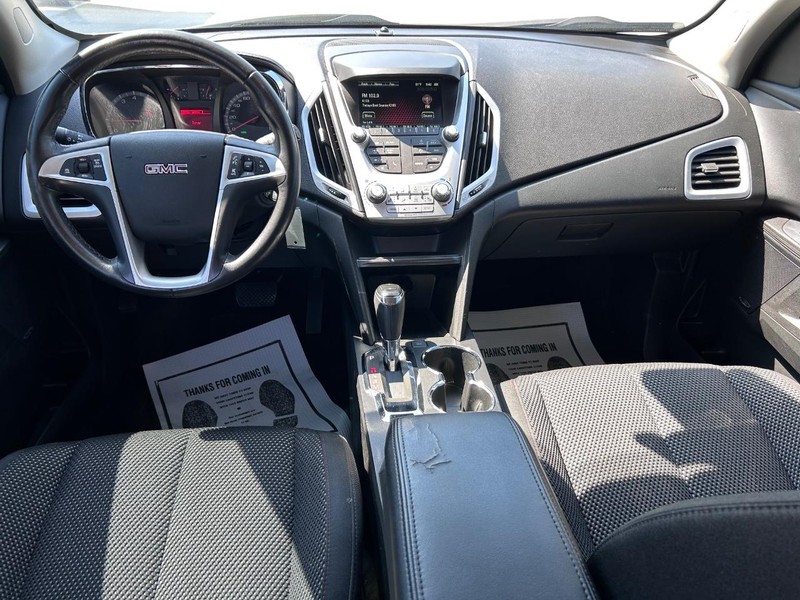 GMC Terrain Vehicle Full-screen Gallery Image 8