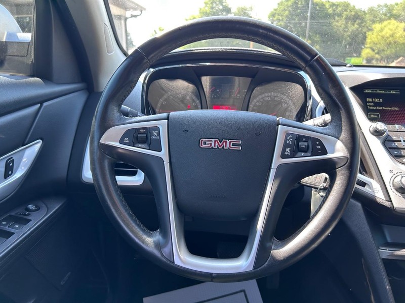 GMC Terrain Vehicle Full-screen Gallery Image 9