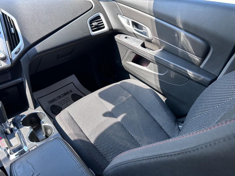 GMC Terrain Vehicle Full-screen Gallery Image 15