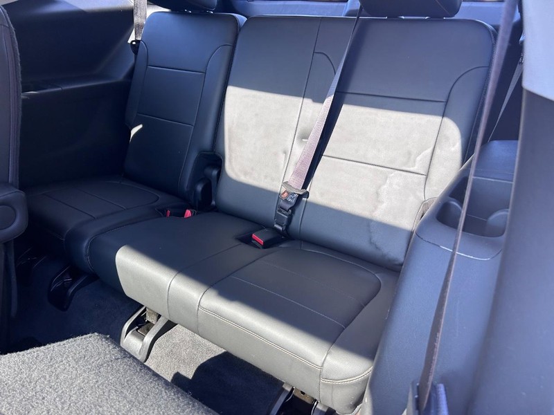 Chevrolet Traverse Vehicle Full-screen Gallery Image 8