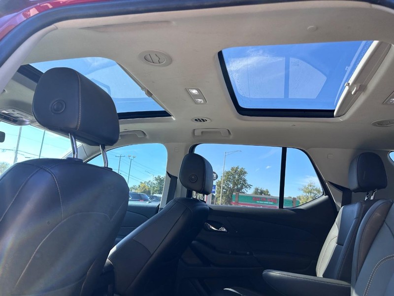 Chevrolet Traverse Vehicle Full-screen Gallery Image 10