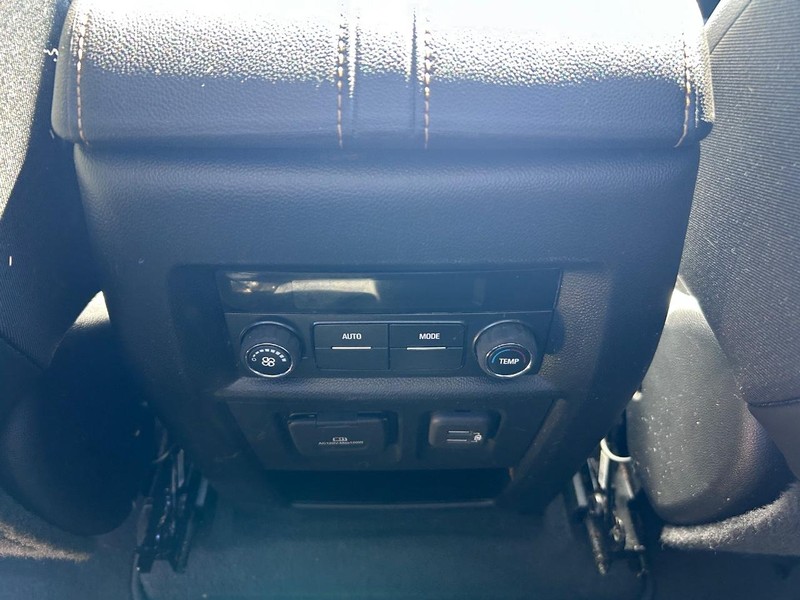 Chevrolet Traverse Vehicle Full-screen Gallery Image 11