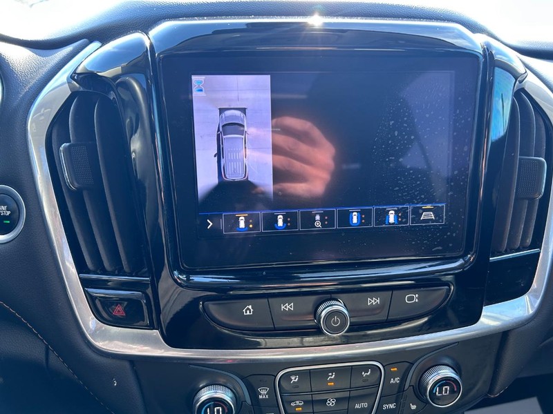 Chevrolet Traverse Vehicle Full-screen Gallery Image 23