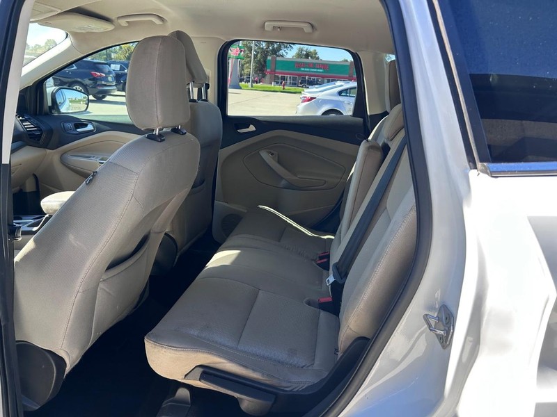 Ford Escape Vehicle Full-screen Gallery Image 7