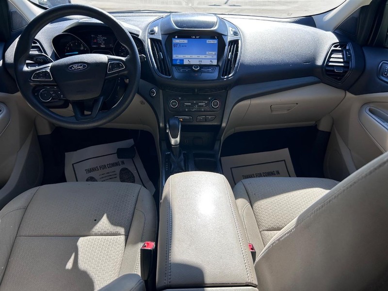 Ford Escape Vehicle Full-screen Gallery Image 8