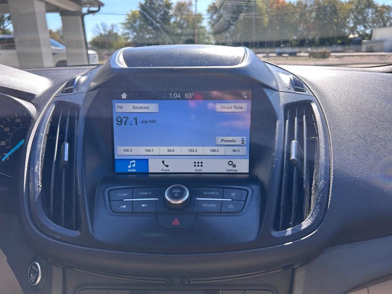 Ford Escape Vehicle Full-screen Gallery Image 12