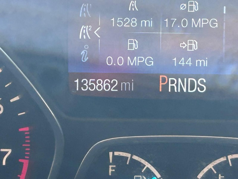 Ford Escape Vehicle Full-screen Gallery Image 18