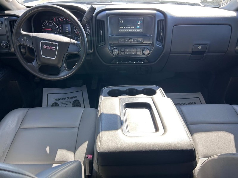 GMC Sierra 3500HD Vehicle Full-screen Gallery Image 8
