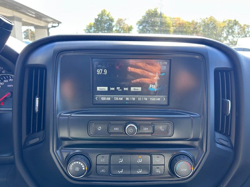 GMC Sierra 3500HD Vehicle Full-screen Gallery Image 11