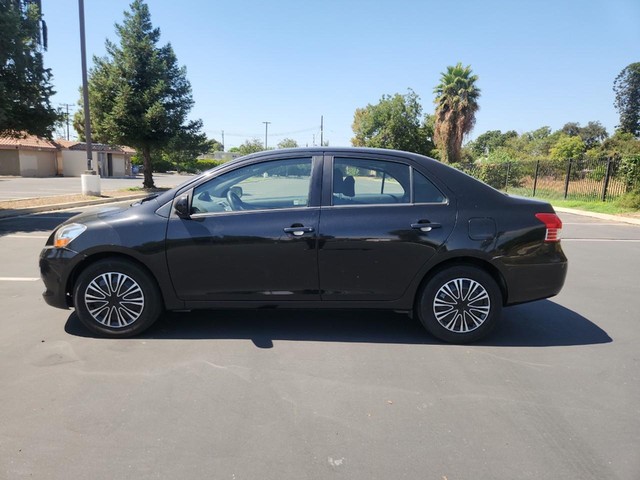 2008 Toyota Yaris Sedan's photo