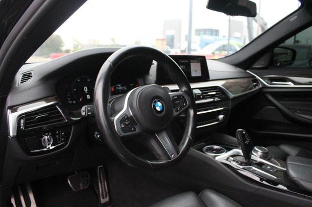 2019 BMW 5 Series M550i - Photo 7