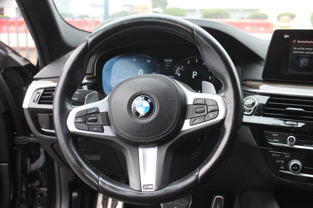 2019 BMW 5 Series M550i - Photo 10