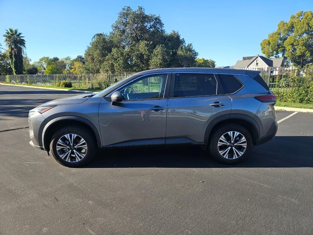 2023 Nissan Rogue SV's photo