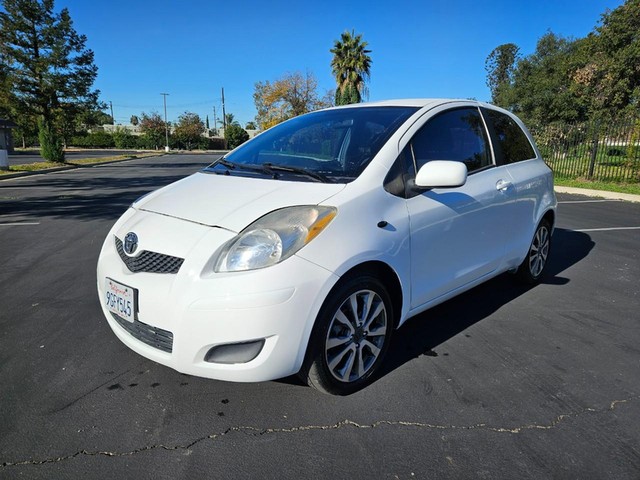 2011 Toyota Yaris Base's photo
