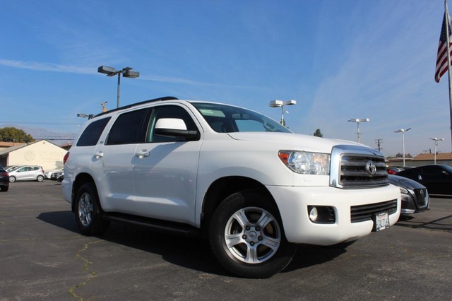 2013 Toyota Sequoia SR5's photo
