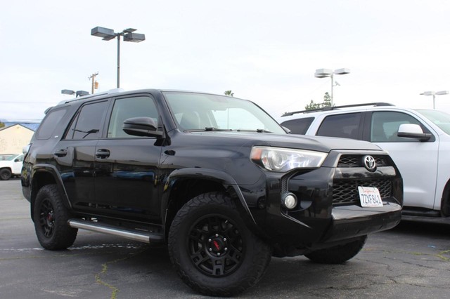 2017 Toyota 4Runner SR5's photo