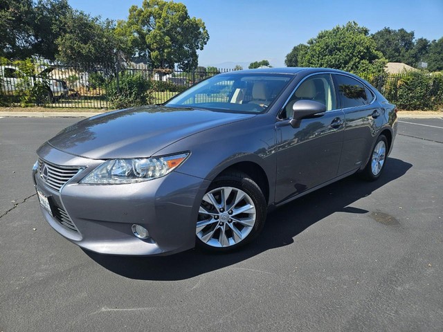 Lexus ES 300h Hybrid - Pomona CA