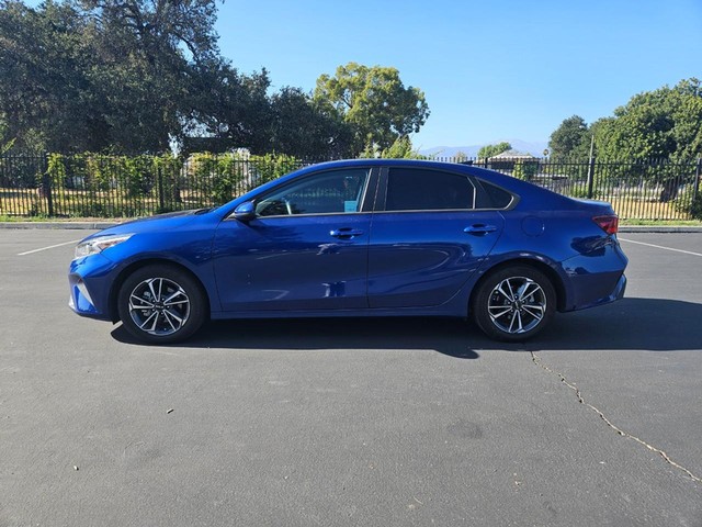 2023 Kia Forte LXS AT's photo