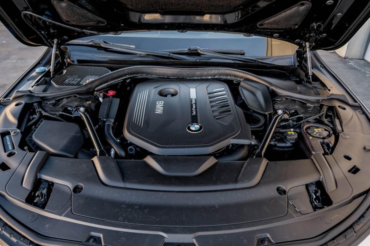 BMW 7 Series Vehicle Main Gallery Image 49