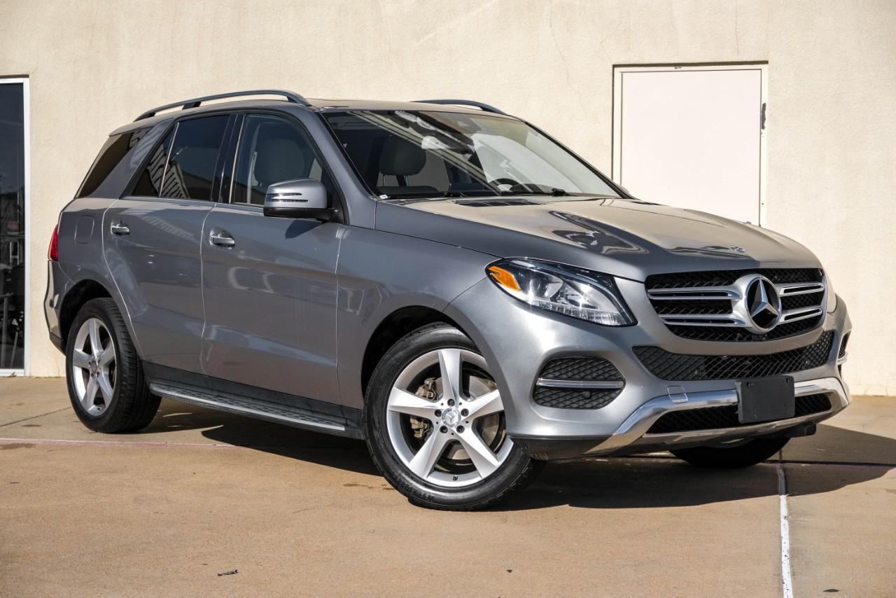 Mercedes-Benz GLE 350 Vehicle Main Gallery Image 04