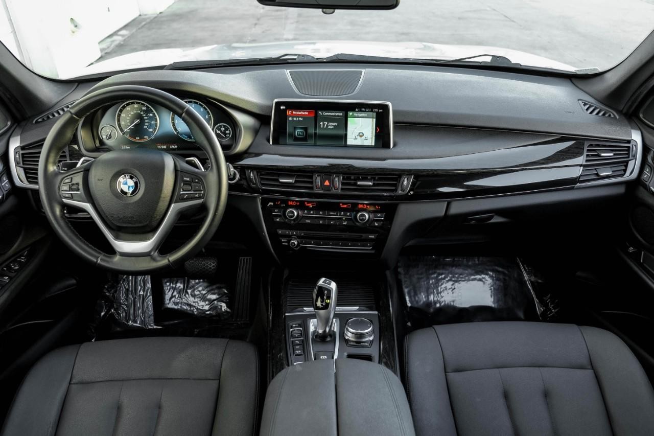 BMW X5 Vehicle Main Gallery Image 14