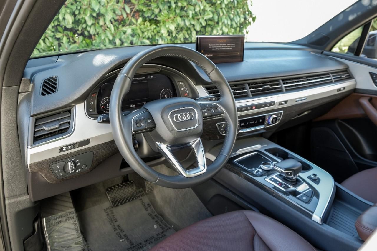 Audi Q7 Vehicle Main Gallery Image 13