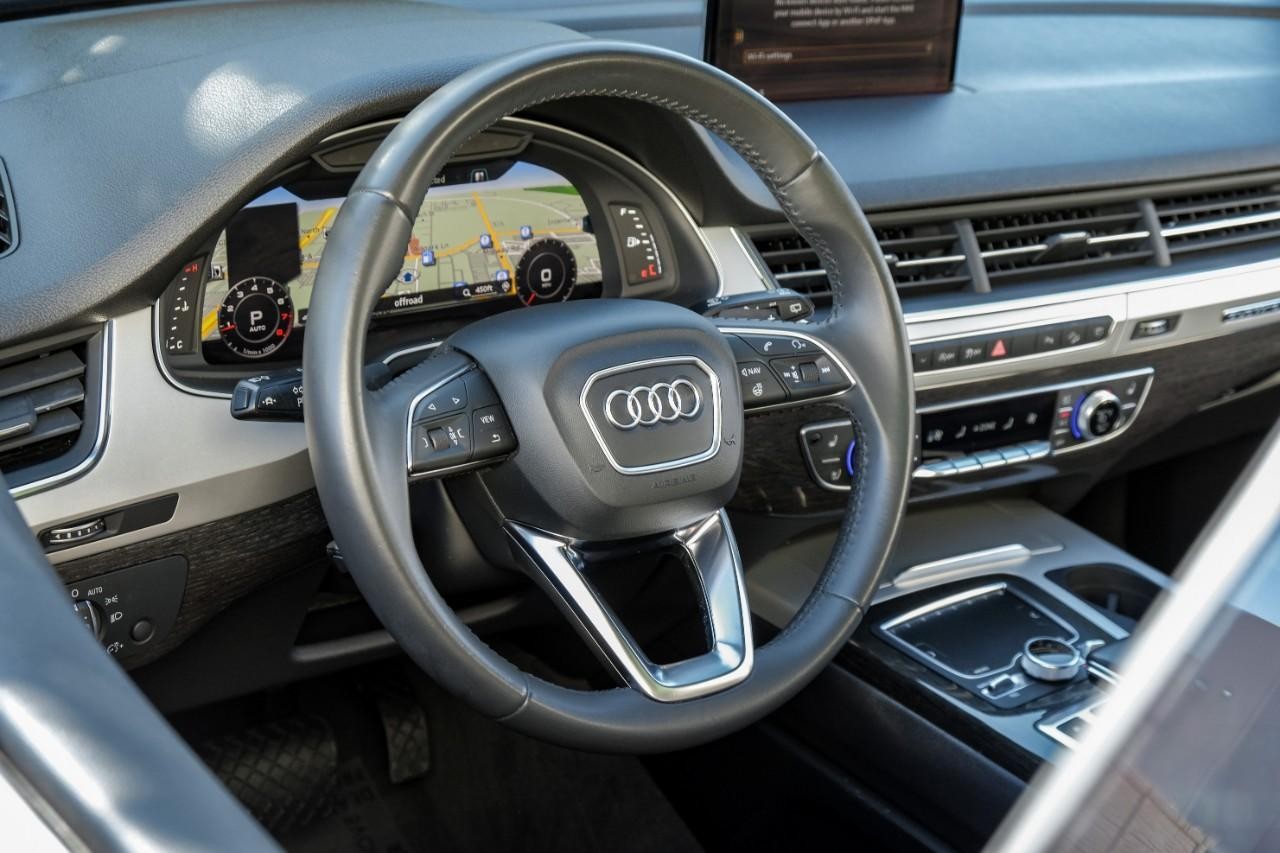 Audi Q7 Vehicle Main Gallery Image 14