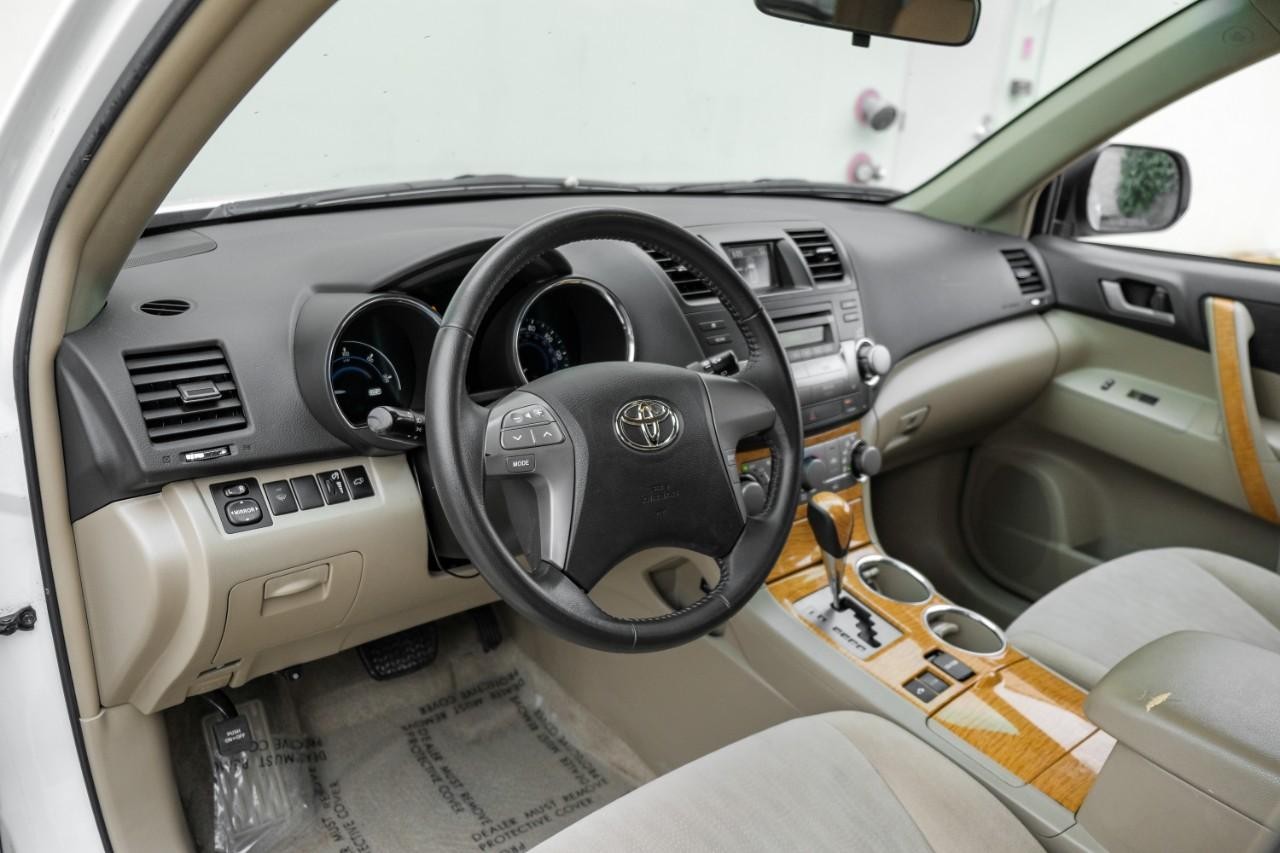 Toyota Highlander Hybrid Vehicle Main Gallery Image 13