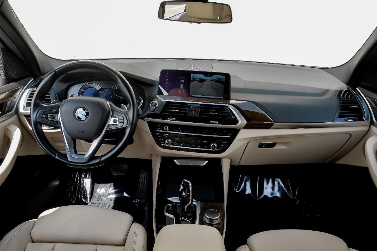 BMW X3 Vehicle Main Gallery Image 16