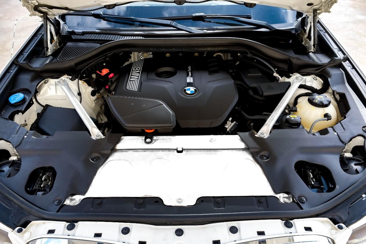 BMW X3 Vehicle Main Gallery Image 52