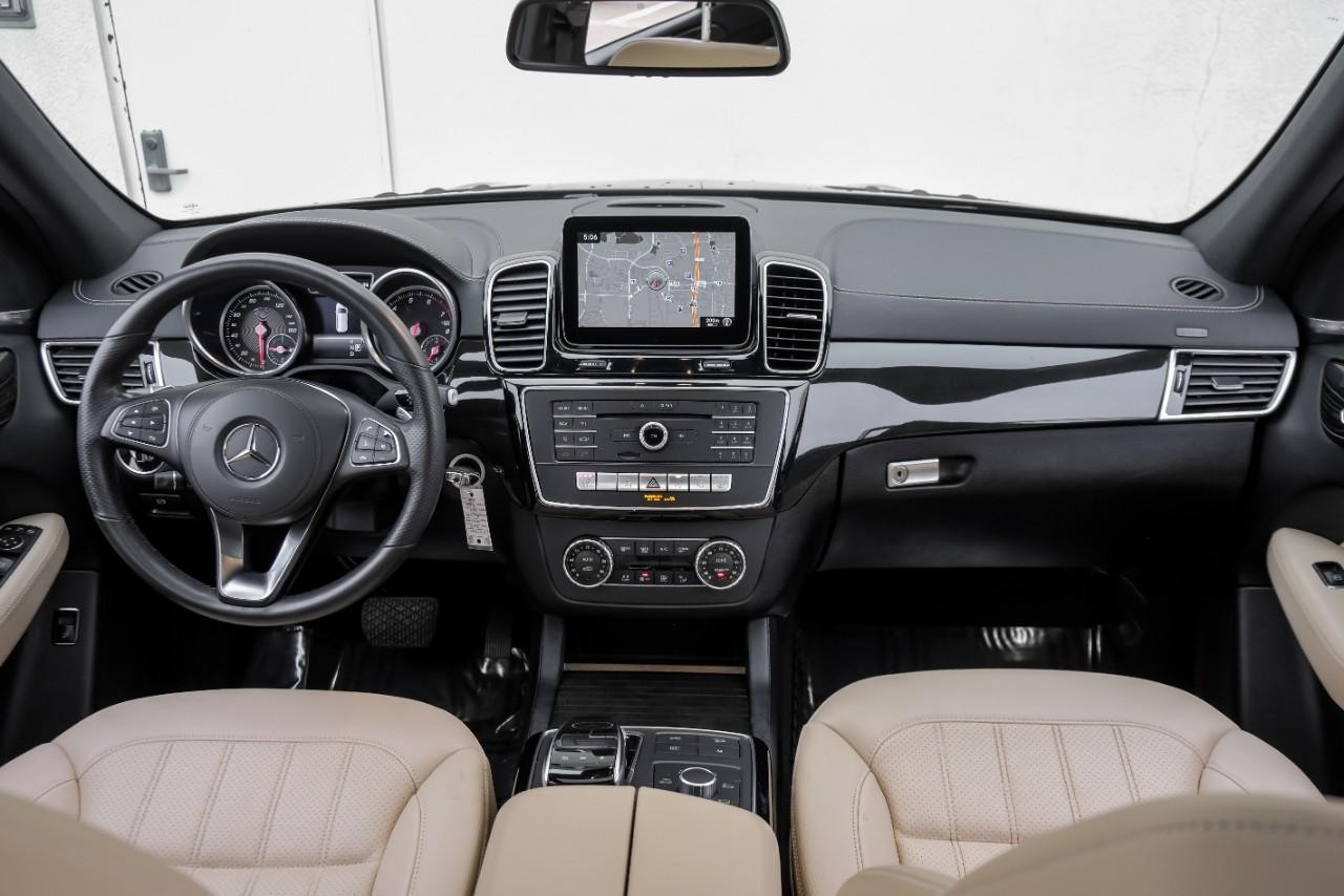 Mercedes-Benz GLS 450 Vehicle Main Gallery Image 16