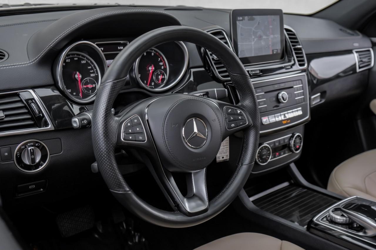 Mercedes-Benz GLS 450 Vehicle Main Gallery Image 17