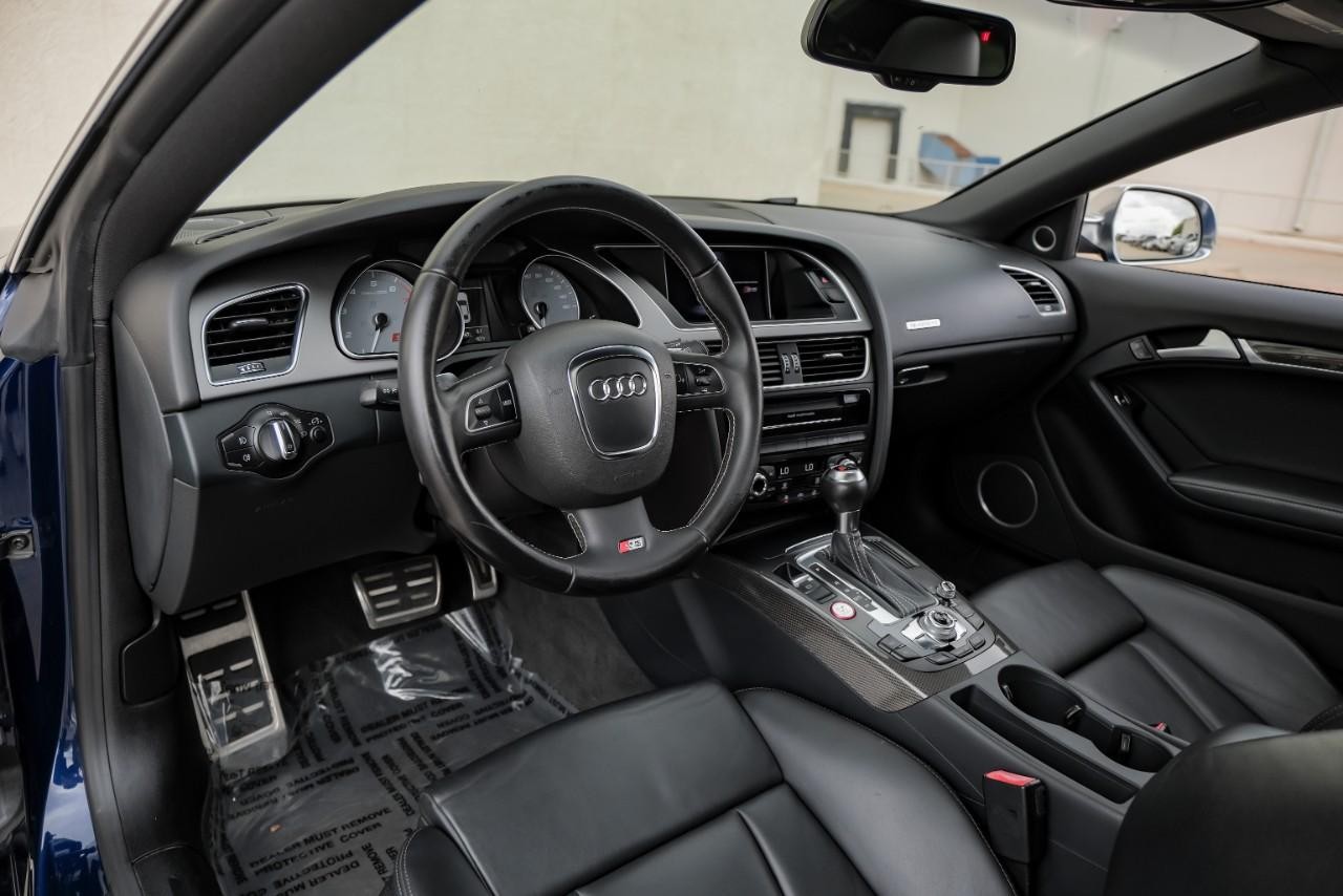 Audi S5 Vehicle Main Gallery Image 03