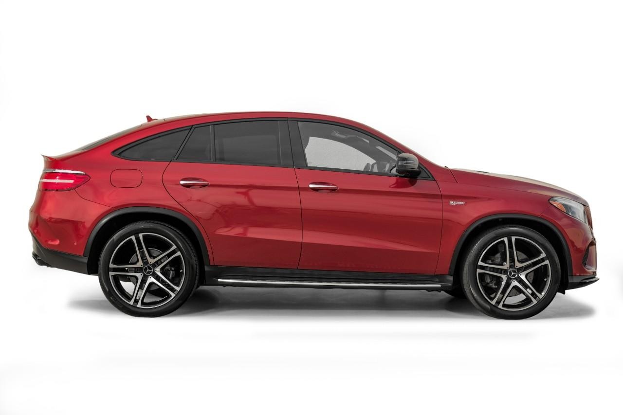 Mercedes-Benz GLE Vehicle Main Gallery Image 08