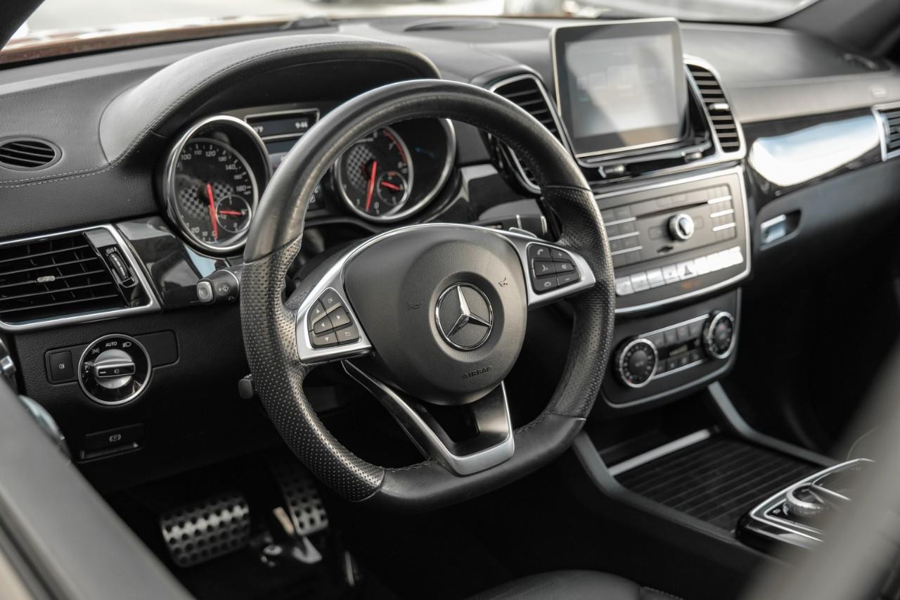 Mercedes-Benz GLE Vehicle Main Gallery Image 18
