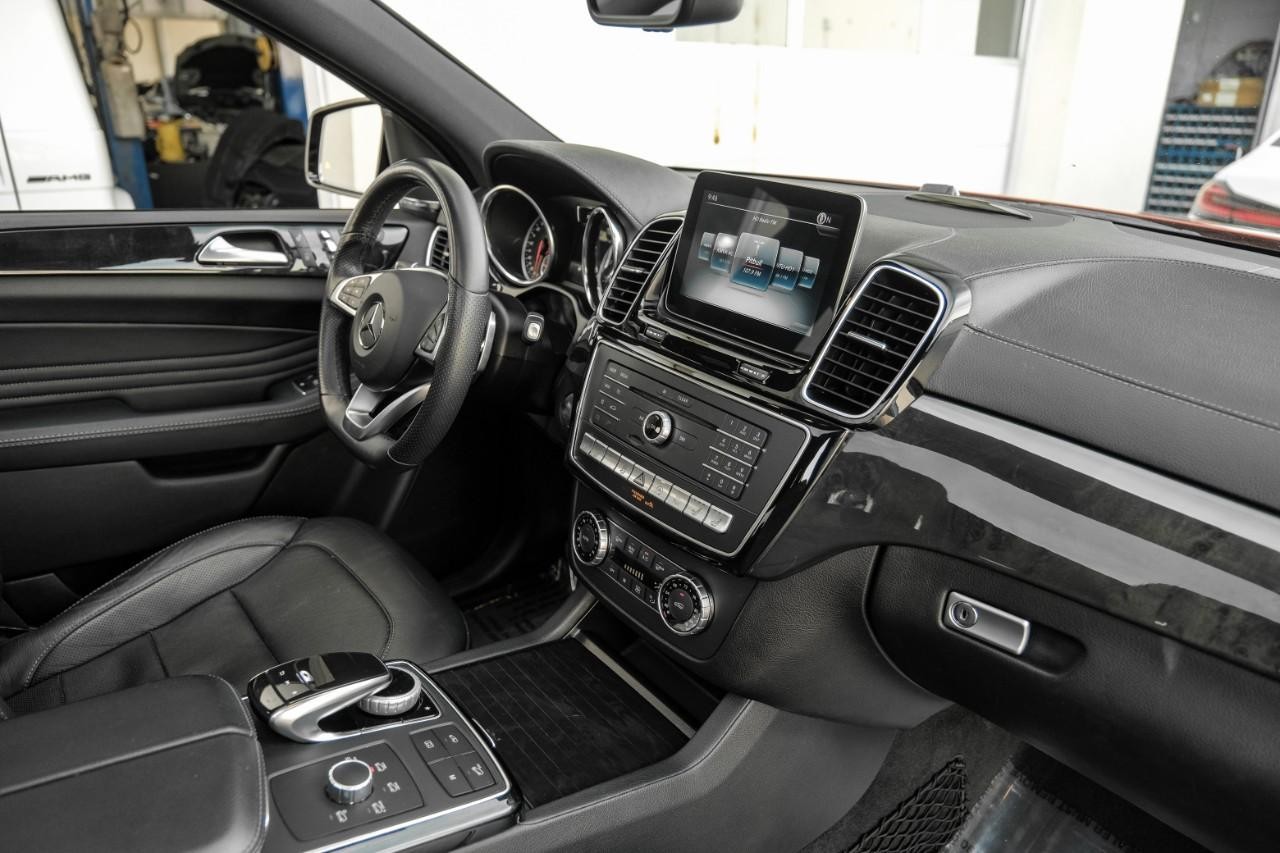 Mercedes-Benz GLE Vehicle Main Gallery Image 25