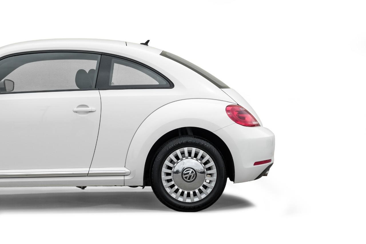 Volkswagen Beetle Coupe Vehicle Main Gallery Image 12