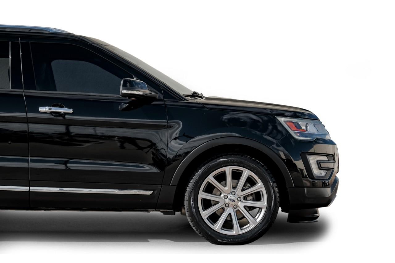 Ford Explorer Vehicle Main Gallery Image 10
