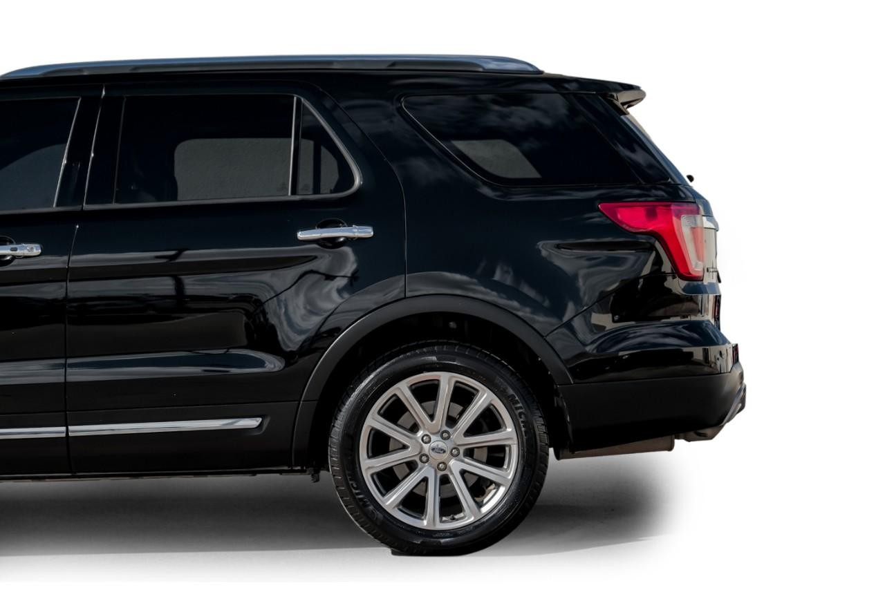 Ford Explorer Vehicle Main Gallery Image 16