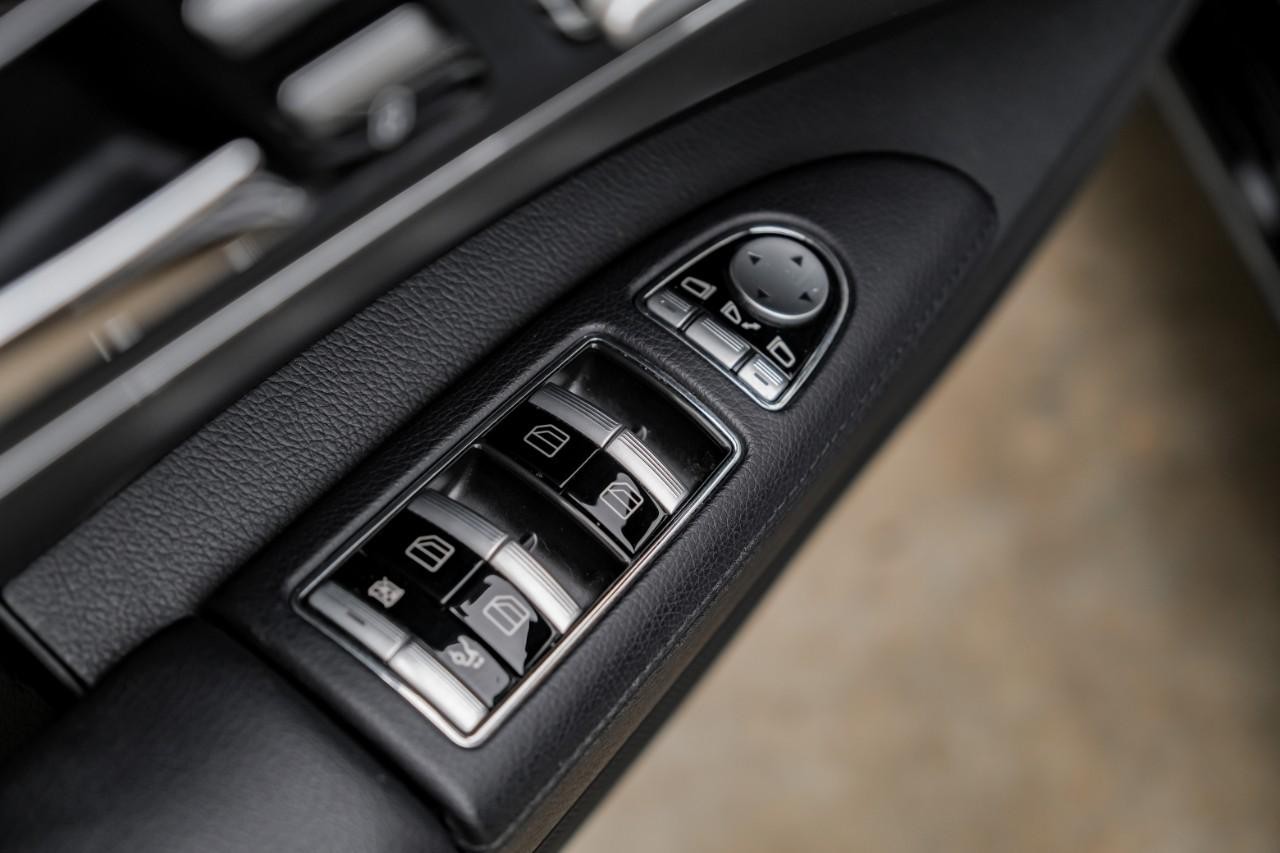 Mercedes-Benz S 550 Vehicle Main Gallery Image 44