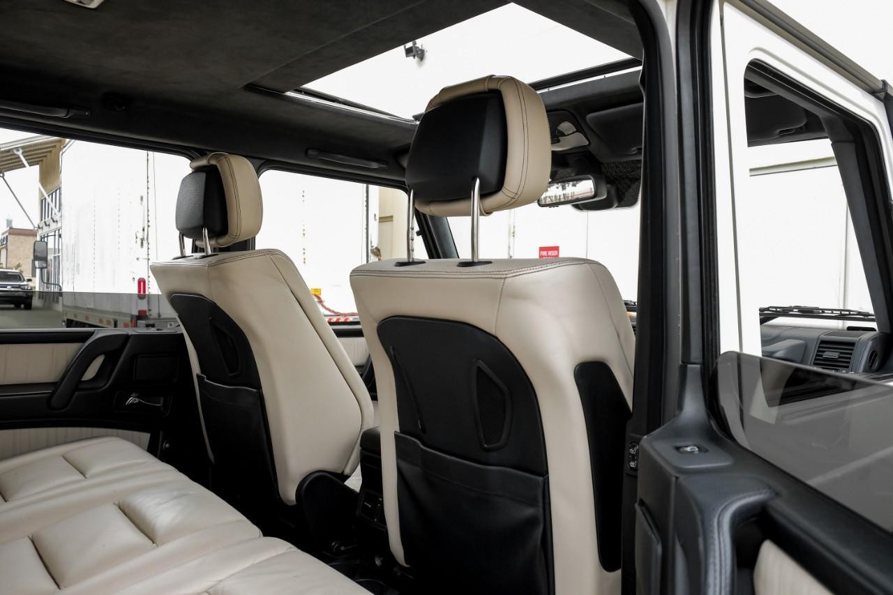 Mercedes-Benz G-Class Vehicle Main Gallery Image 32